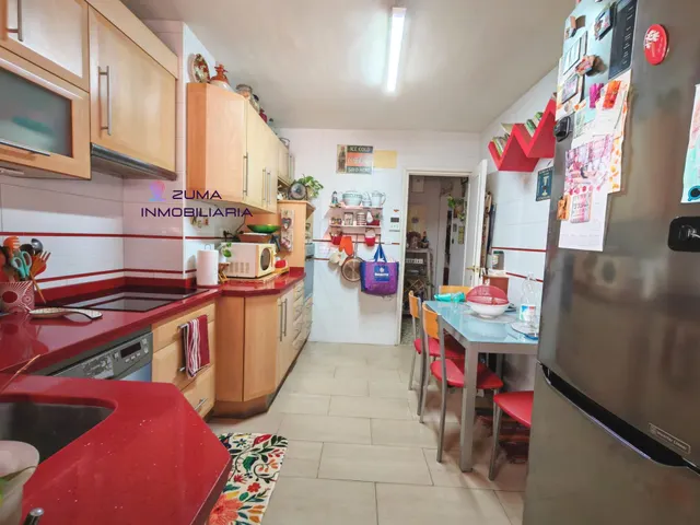 Piso en Málaga con piscina comunitaria y terraza. — 11