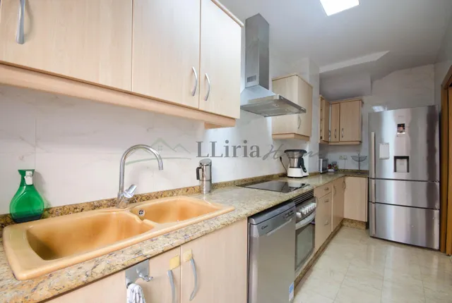 Ref. 04409. Casa de pueblo adosada con amplio patio, terraza y garaje en Vilamarxant. — 13