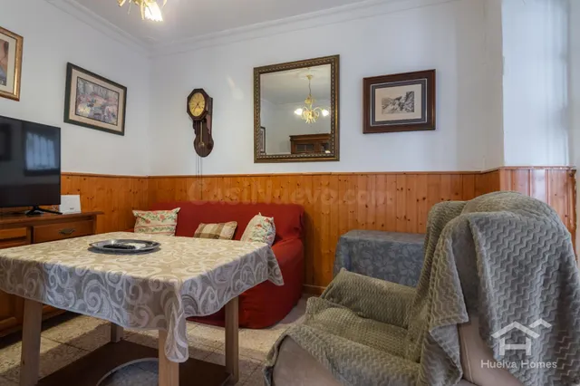 Casa tradicional con patio y acceso por dos calles en el centro de Ayamonte — 8