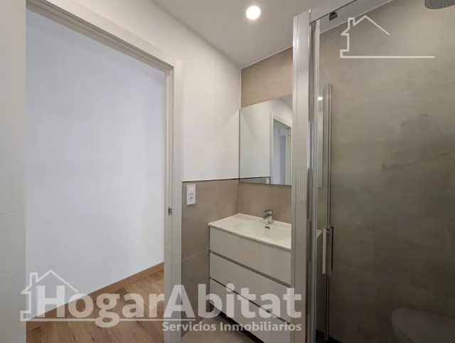 ¡REFORMADO! LUMINOSO Y EXTERIOR CON BALCÓN EN ALICANTE — 25