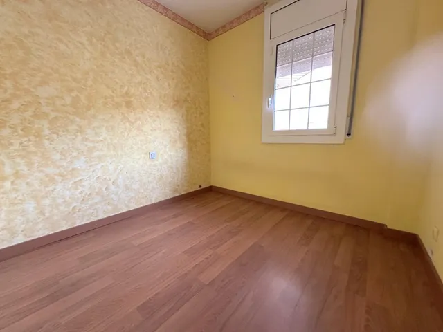 Amplio Piso en Venta 4h en Sant Boi de Llobregat - Zona Vinyets — 11