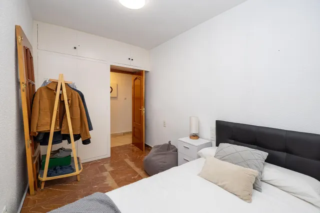 Piso y cochera en venta junto Acera de Darro. — 30