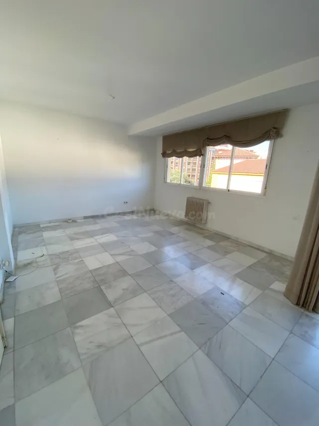 Alquiler de Piso con plaza de garaje y trastero, en Plaza Colón — 2