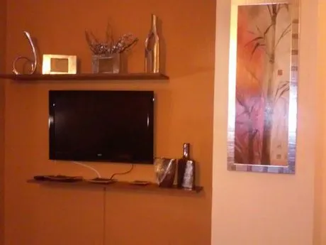 Piso de 2 habitaciones, salón, cocina y baño. Céntrico y completamente reformado. — 8