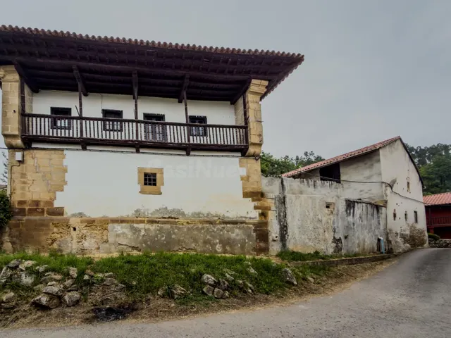 Casa de piedra en Alfoz de Lloredo - foto 2