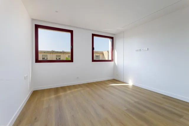 ¡Oportunidad única! Vivienda a estrenar con diseño moderno y plaza de aparcamiento opcional. — 23