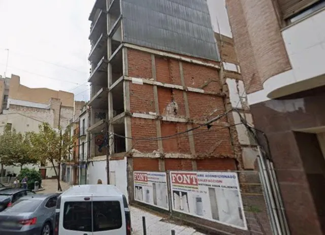 Estructura sin acabar en el centro de Castellon - foto 3