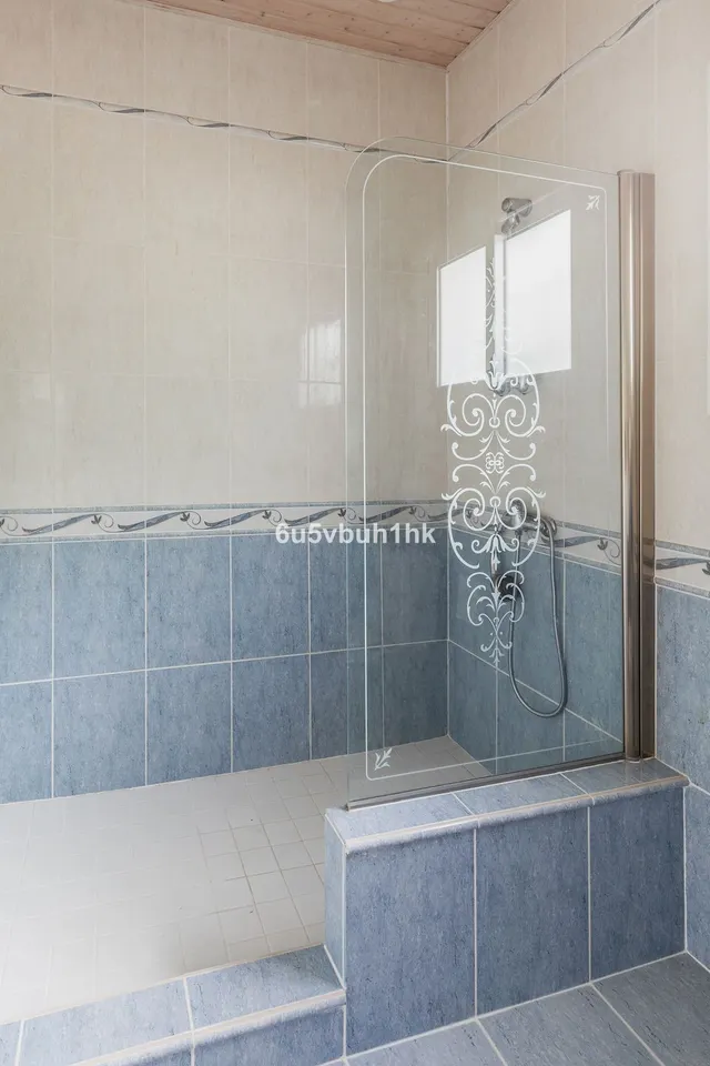 Chalet 4 habitaciones 300m² en venta - Centro — 24