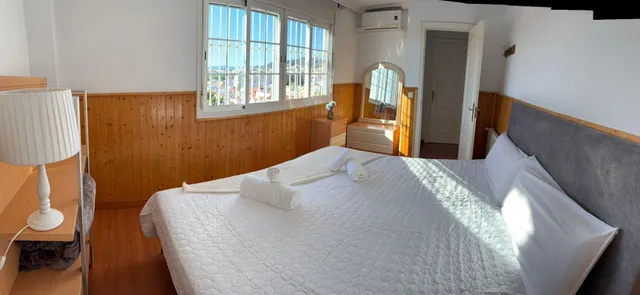 OPORTUNIDAD ! MAGNIFICO PAREADO EN PUERTO DE LA TORRE — 24