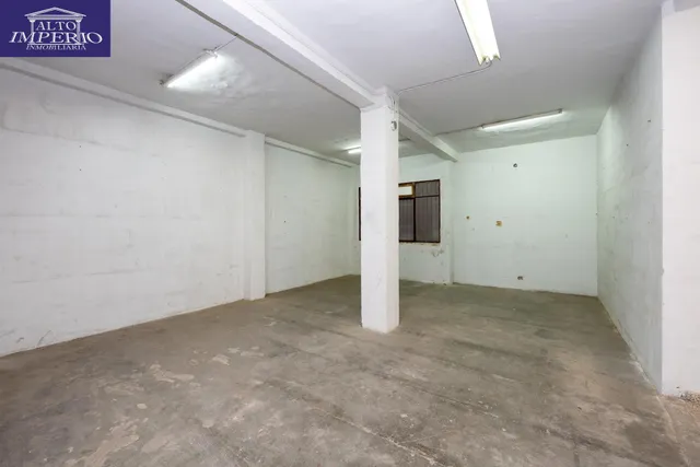 ¡Oportunidad Única en Angel Barrios! Local de 147m2 por solo 190.000€ — 12