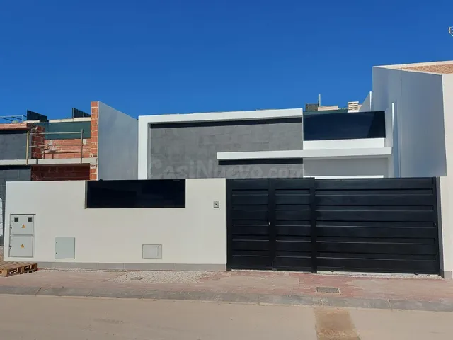 VILLA DE 2 DORMITORIOS Y DOS BAÑOS, CON PISCINA PRIVADA — 4