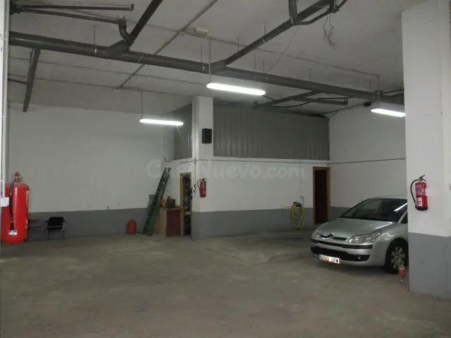 Local comercial 270m² en alquiler - PUERTOLLANO - foto 4