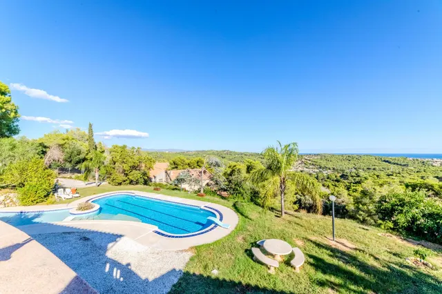 VILLA EN PLENA NATURALEZA EN CUBELLES — 39
