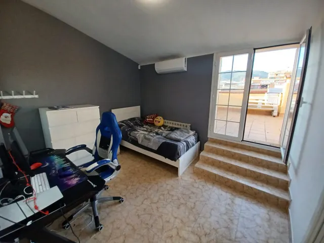 Gran casa en venda  a 100 metres del mar, llesta per entrar-hi a viure — 23