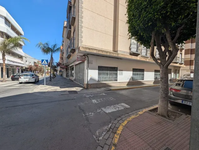 Se vende local comercial en el centro de El Ejido en cesión  - foto 5