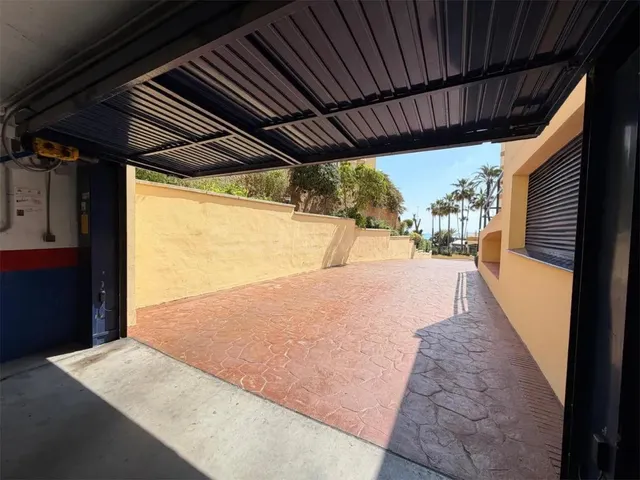 Apartamento en primera línea de playa en Benalmádena Costa – - foto 4