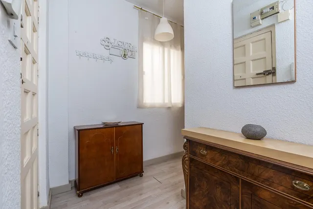 PISO JUNTO CAMINO DE RONDA — 27