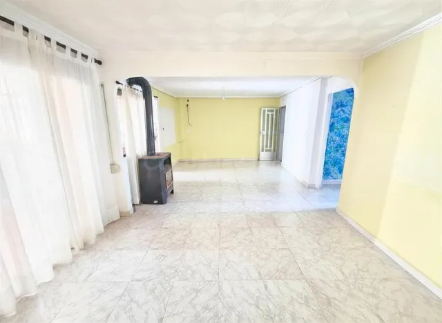 Vivienda independiente con dos alturas en Barrio del Cristo 