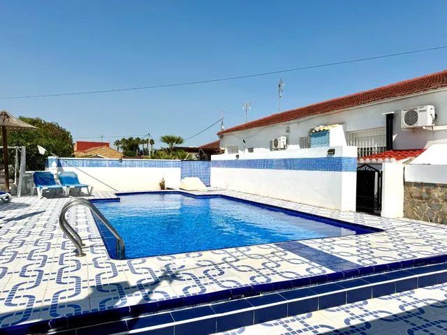 Villa 7 habitaciones 374m² en venta - Comunidad valenciana — 43