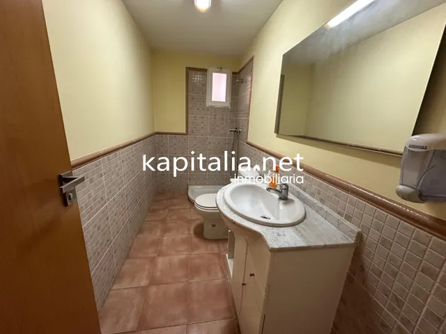 Amplia oficina en alquiler y venta en Ontinyent (Valencia) — 5
