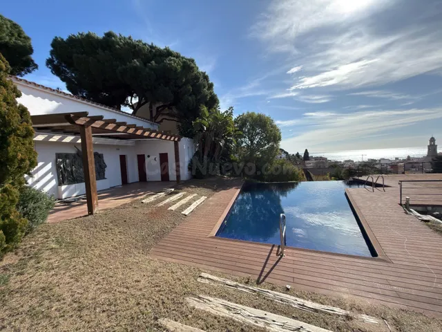 ESPECTACULAR CASA EN CANET DE MAR CON APARTAMENTO PARA INVIT - foto 5