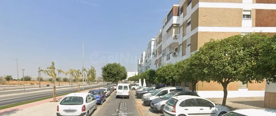 PISO EN DOS HERMANAS