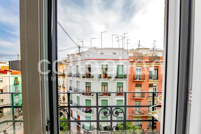 Tu vivienda en ruzafa: encanto modernista y luminosidad — 16