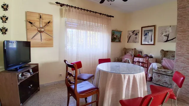 CASA CON TERRENO RÚSTICO VENTA ALMENARA DE TORMES. Urbis te ofrece una casa con terreno rústico en venta en Almenara de Tormes, Salamanca. — 48