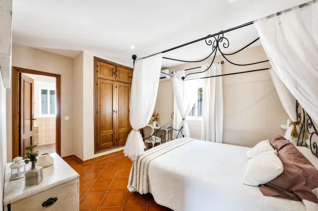 Chalet ideal para vivir todo el año, en la entrada de Chiclana. — 36