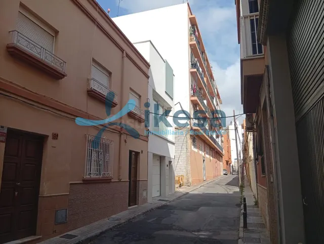 Se vende piso en la localidad de Almería — 2