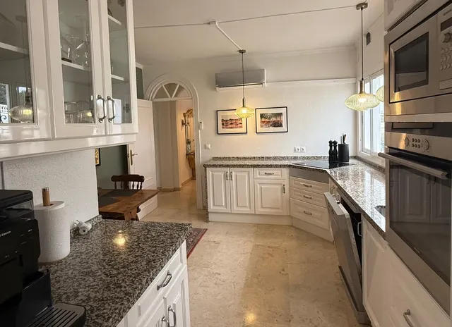 Chalet 4 habitaciones 319m² en venta - Centro — 24