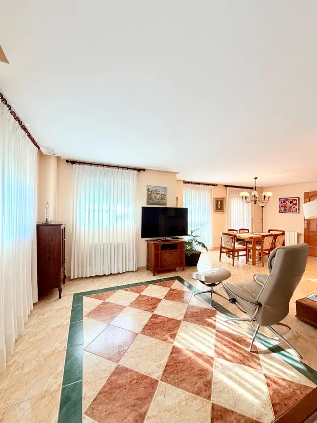 CHALET EXCLUSIVO EN ALZABARES ELCHE, CON PISCINA, ALTAS CALIDADES Y A SOLO 2 KM DEL HOSPITAL — 21