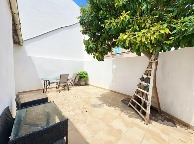 CASA CON JARDIN Y GARAJE - foto 2