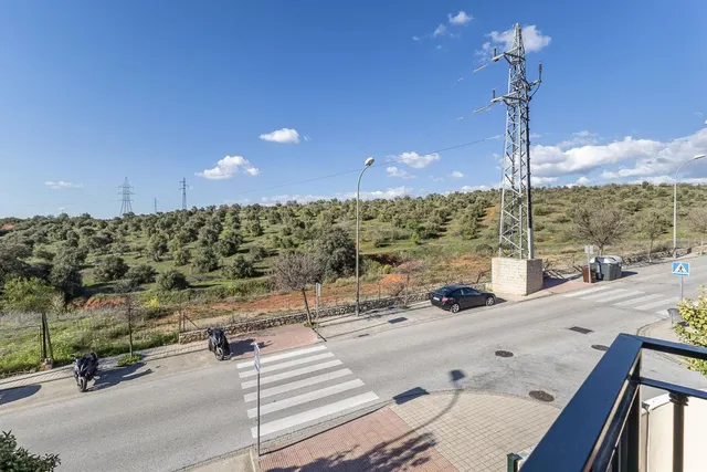 Casa pareada con piscina y vistas despejadas en Huétor Vega — 23