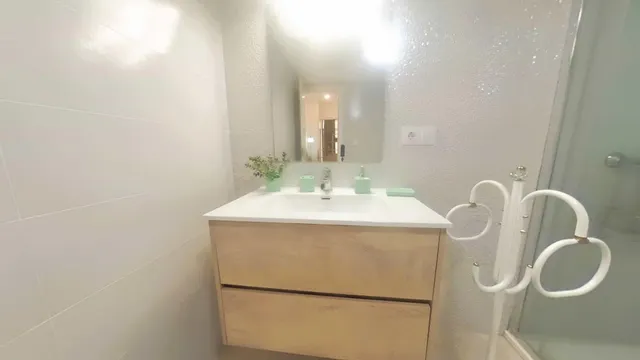 APARTAMENTO EN EXPLOTACIÓN TURÍSTICA — 33