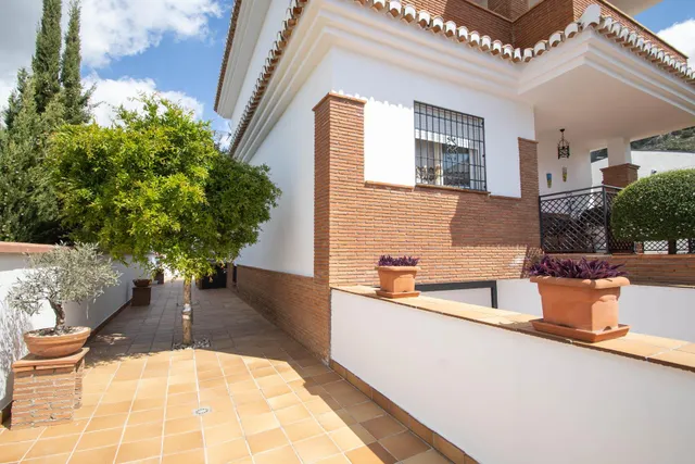 CHALET INDEPENDIENTE CON PISCINA — 19