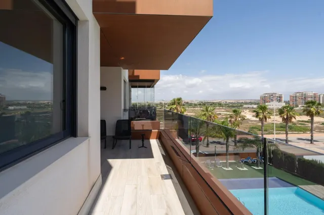 Apartamento de 2 dormitorios y 2 baños con piscina y parking en Guardamar del Segura — 25