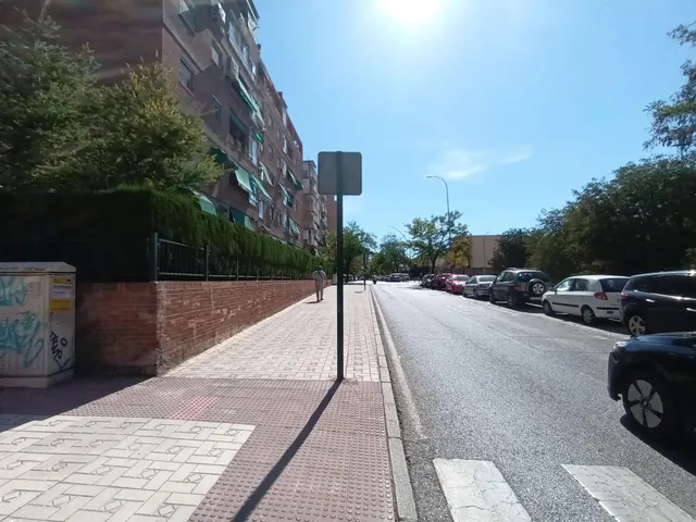 Garaje cerrado en Granada zona Zaidin, 12.80 m. de superficie. — 29