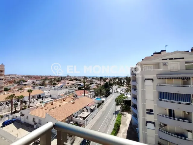 Fantástico apartamento con vistas al mar en Torrevieja, Alicante — 11