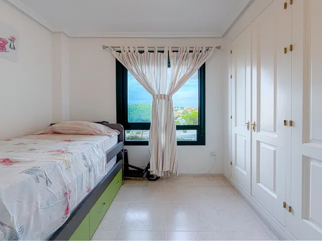 Orihuela Costa! Espectacular apartamento con amplios espacios + gran terraza con vistas despejadas y laterales al mar + Parking comunitario + Piscina comunitaria con zonas ajardinadas — 32