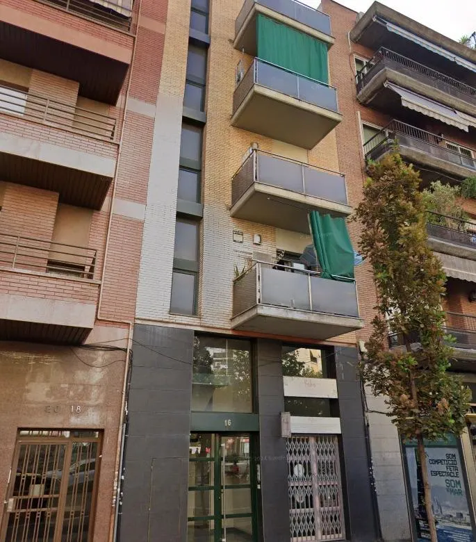 SE VENDE PISO EN BARCELONA