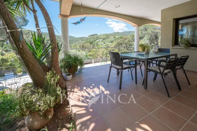 Encantadora villa con piscina y vistas panorámicas en Calonge Costa Brava — 24