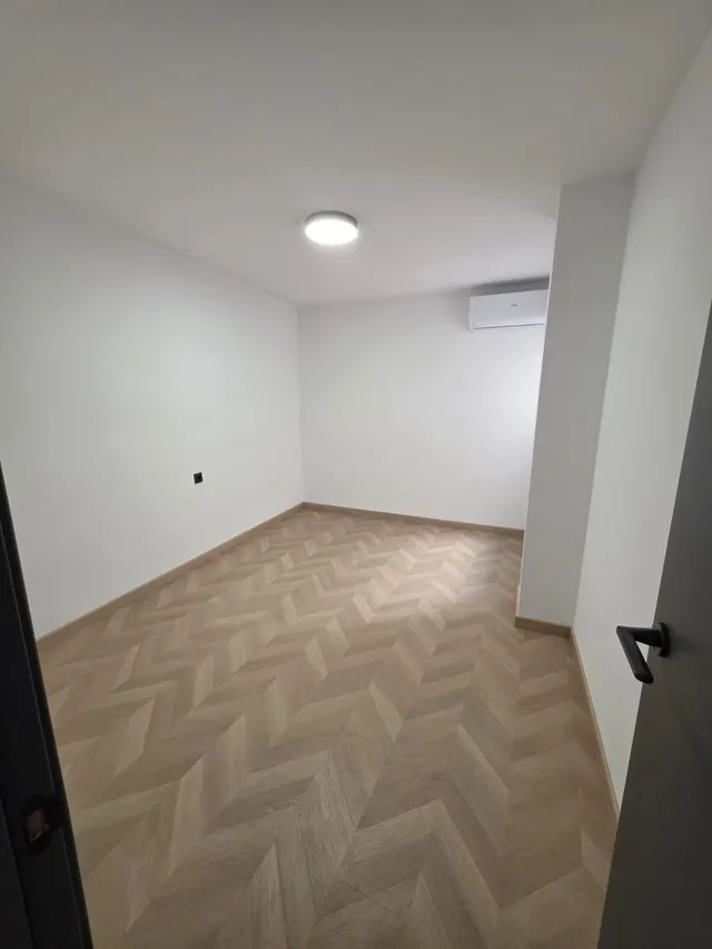 Apartamento con terraza, Alicante, Torrevieja, Playa de los Locos. 3 habitaciones, 110 m2, 200 metros al mar — 3