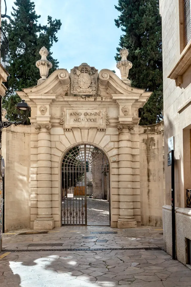 Edificio de 10 viviendas en venta en el casco antiguo de Pal - foto 2