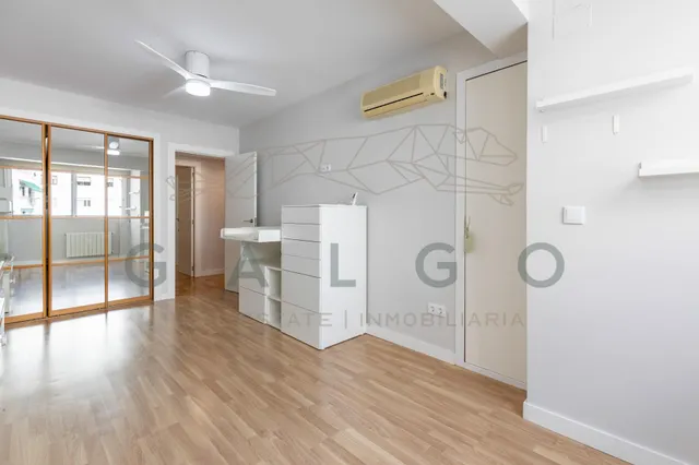 Comprar piso reformado con garaje junto a Plaza Xúquer — 40