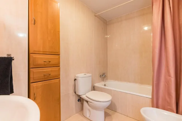 PISO EN ALCANTARILLA — 26