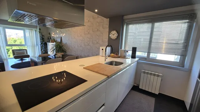 Piso con gran salón de 45 m2, garaje y trastero junto al Parque de Vioño — 7