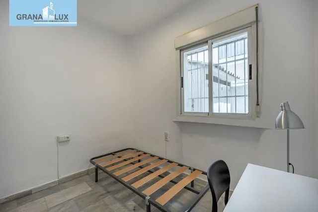 PISO JUNTO A RECOGIDAS — 11