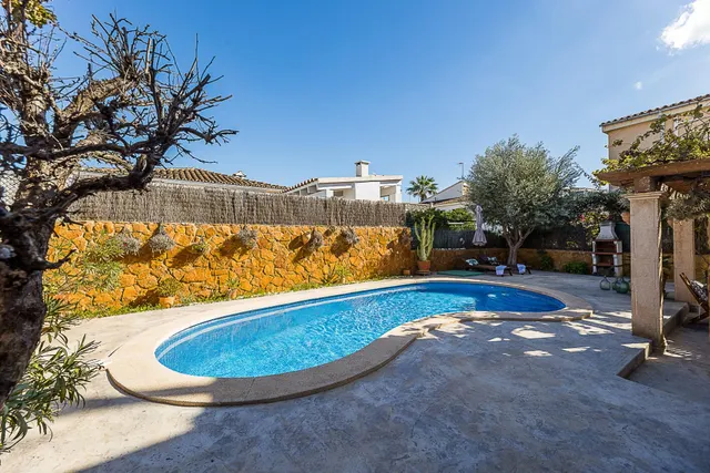 UNIFAMILIAR DE 5 habitaciones CON PISCINA EN SON FERRER (2 viviendas) — 48