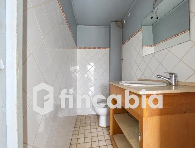 Casa para reformar con patio, balcones y local en Breda — 47